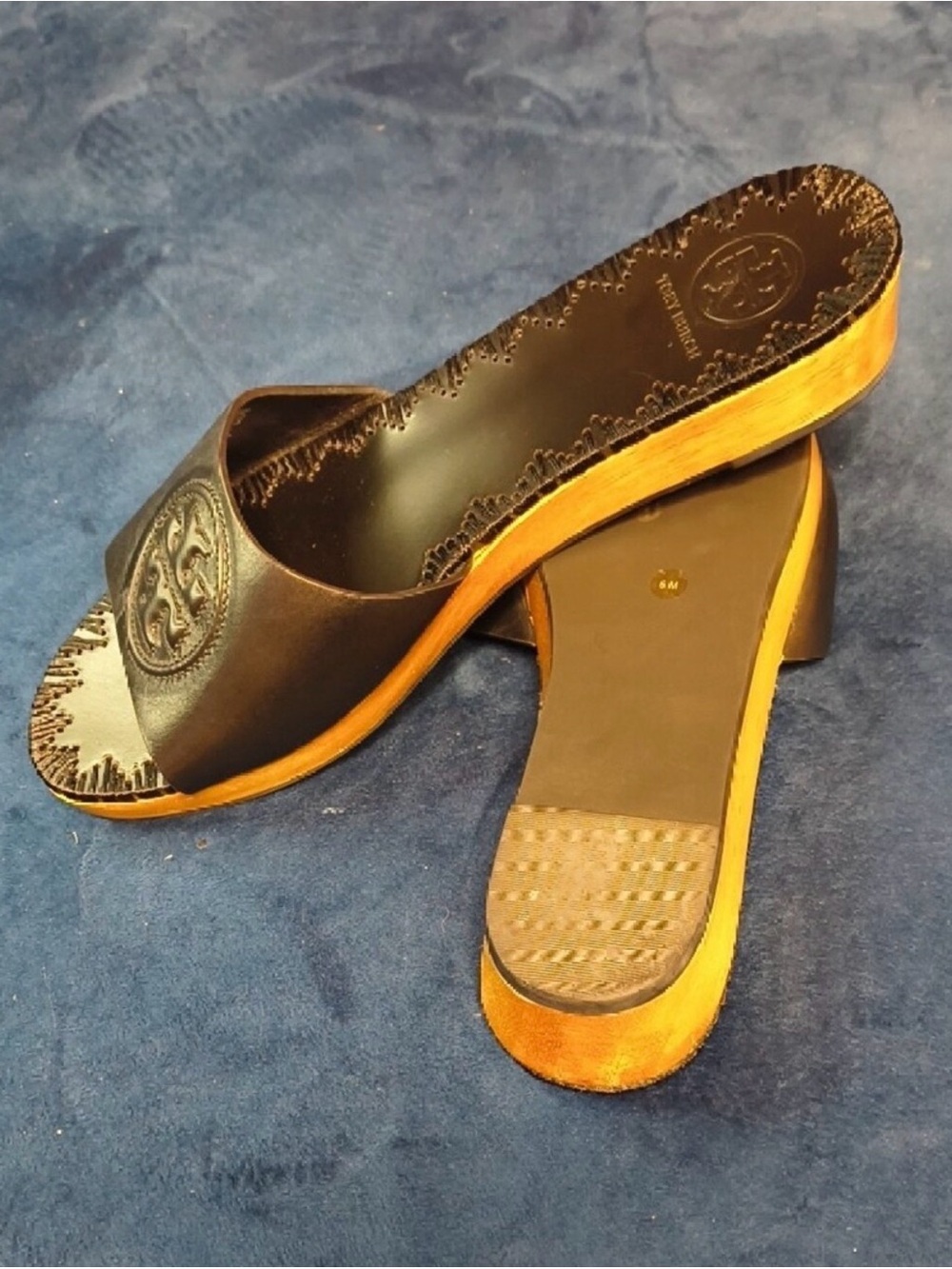 Tory Burch Black Leather Logo Slide Sandals - Picture 4 of 4